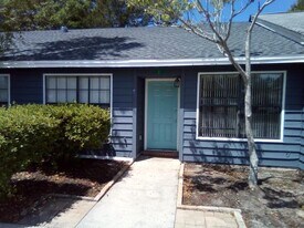 2 Viking Dr NW, Unit C in Fort Walton Beach, FL - Building Photo