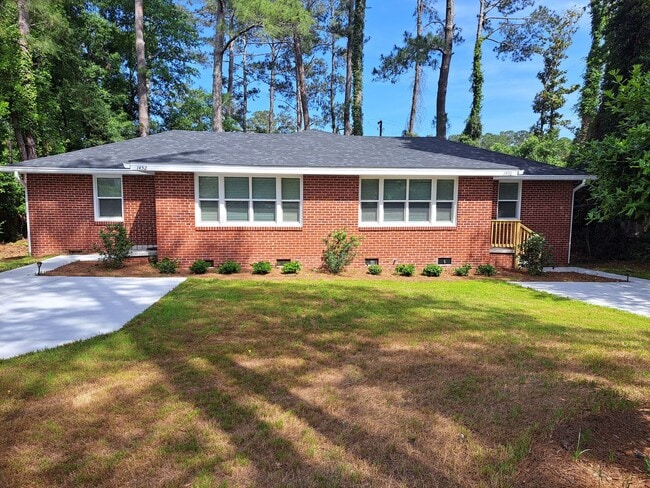property at 1450-1452 Brentwood Dr