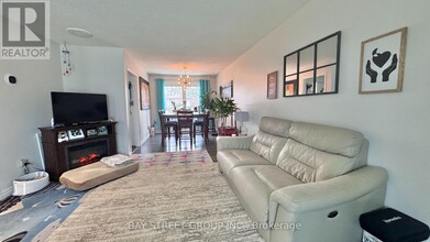6074 Belaire Ave in Niagara Falls, ON - Building Photo - Building Photo