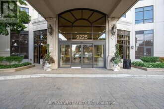 9225 Jane St in Vaughan, ON - Building Photo - Building Photo