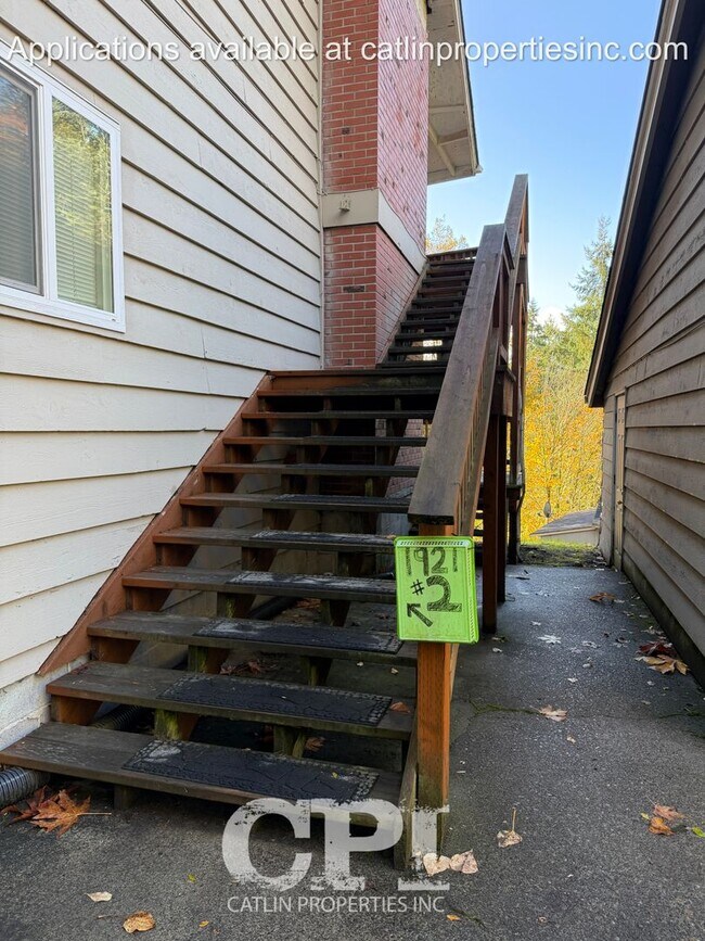 1921 Teresa Way in Kelso, WA - Building Photo - Building Photo