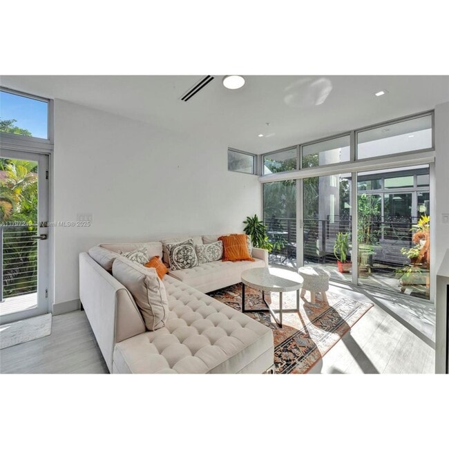 2924 Bird Ave in Miami, FL - Building Photo - Building Photo