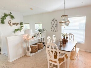 2616 Somerville Loop in Cape Coral, FL - Building Photo - Building Photo