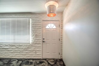 3445 N 36th St-Unit -07 in Phoenix, AZ - Building Photo - Building Photo