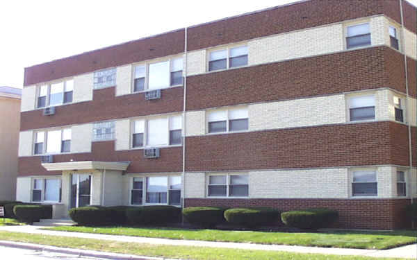 10114-10116 S Pulaski Rd in Oak Lawn, IL - Building Photo