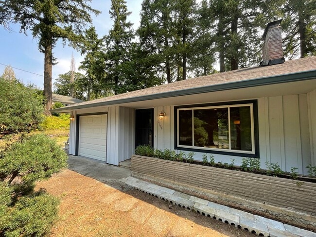 14138 Knaus Rd in Lake Oswego, OR - Building Photo - Building Photo