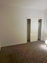 4354 Strathmore Pl, Unit Bedroom B in Merced, CA - Building Photo - Building Photo
