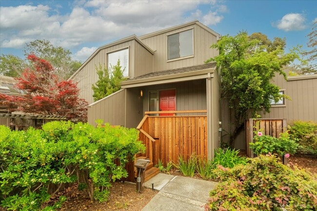 property at 4 Farm Rd