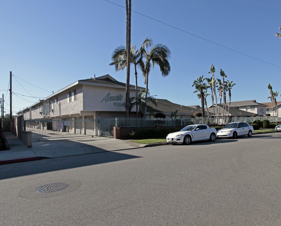 Acacia Villa Apartments in Garden Grove, CA - Foto de edificio