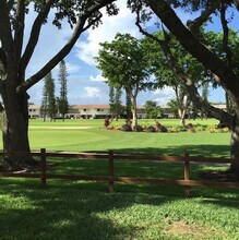 10740 S Golfview Dr in Pembroke Pines, FL - Building Photo - Building Photo