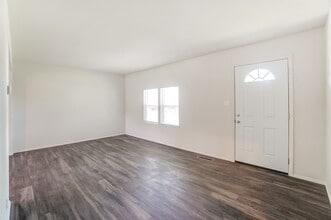 Jefferson Manor Apartments in Lima, OH - Building Photo - Building Photo