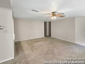 9814 Diamond Cliff Dr in Helotes, TX - Building Photo - Building Photo