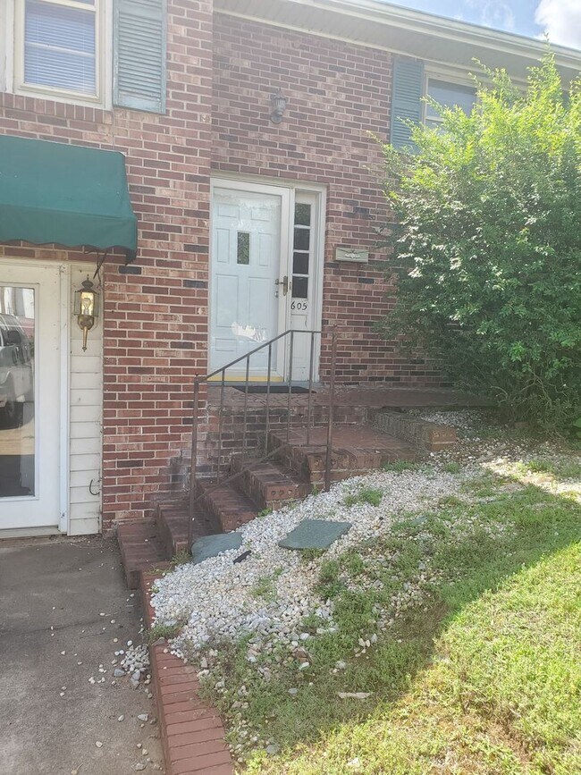 property at 605 Upper St