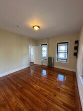 15 Cushman Rd, Unit 1 in Boston, MA - Foto de edificio - Building Photo