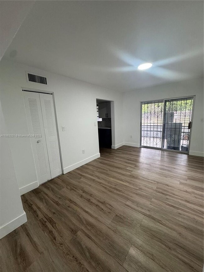 3240 SW 22nd Terrace in Miami, FL - Building Photo - Building Photo