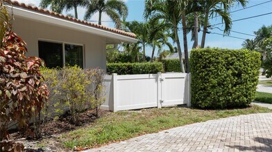 2841 NW 10th Ave in Wilton Manors, FL - Building Photo - Building Photo