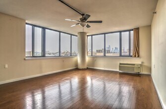 551 Observer Hwy in Hoboken, NJ - Building Photo - Building Photo