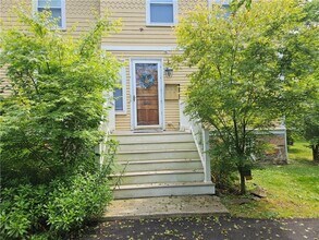 49 Merton Rd in Newport, RI - Building Photo - Building Photo