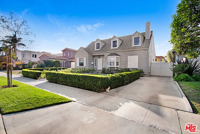 209 S Willaman Dr in Beverly Hills, CA - Building Photo - Building Photo