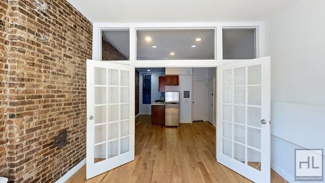 BEDFORD AVENUE / No fee 1-Bed 1-Bath in Pr in Brooklyn, NY - Building Photo - Building Photo
