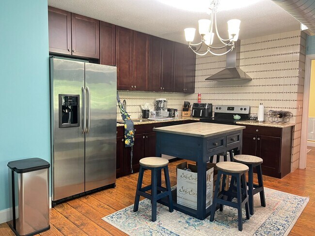 2230 S Piney Point Rd in Houston, TX - Building Photo - Building Photo