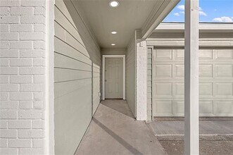 1100 Brush Creek Dr in Richardson, TX - Building Photo - Building Photo