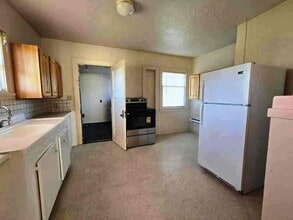 3101 Sumner Ave in Hoquiam, WA - Building Photo - Building Photo