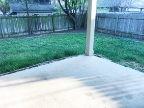 2006 Oakview Dr in Round Rock, TX - Building Photo - Building Photo