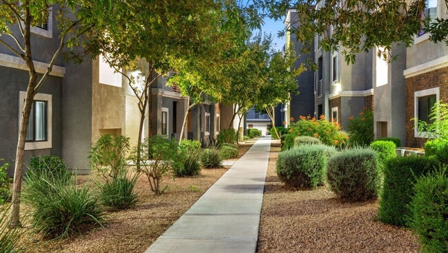 15 W Villa Rita Dr in Phoenix, AZ - Building Photo - Building Photo