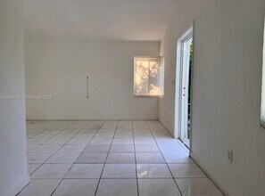 550 NW 118th St in Miami, FL - Building Photo - Building Photo
