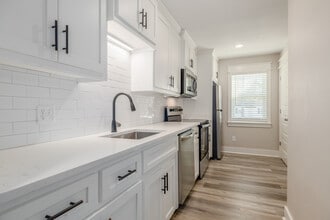 Magnolia on Melody Townhomes in Valdosta, GA - Building Photo - Interior Photo