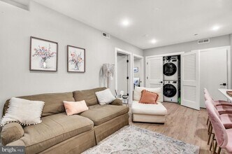 1144 Frankford Ave in Philadelphia, PA - Building Photo - Building Photo