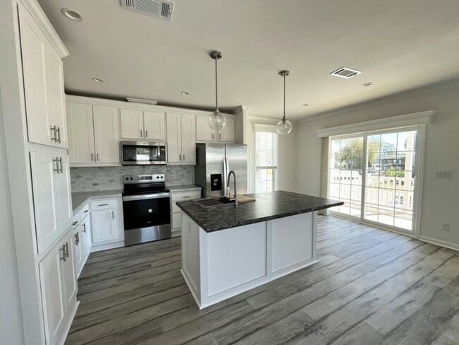 property at 115 N Lake Dr