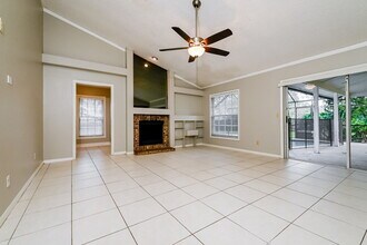 2714 Mock Orange Ct in Valrico, FL - Foto de edificio - Building Photo