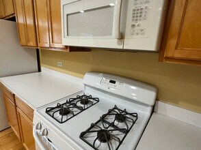 1182 Georgetown Way in Vernon Hills, IL - Building Photo - Building Photo
