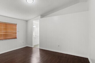 7601 NW 166th Ter in Hialeah, FL - Building Photo - Building Photo