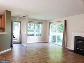 758A Cedar Crest Dr in Warrenton, VA - Foto de edificio - Building Photo