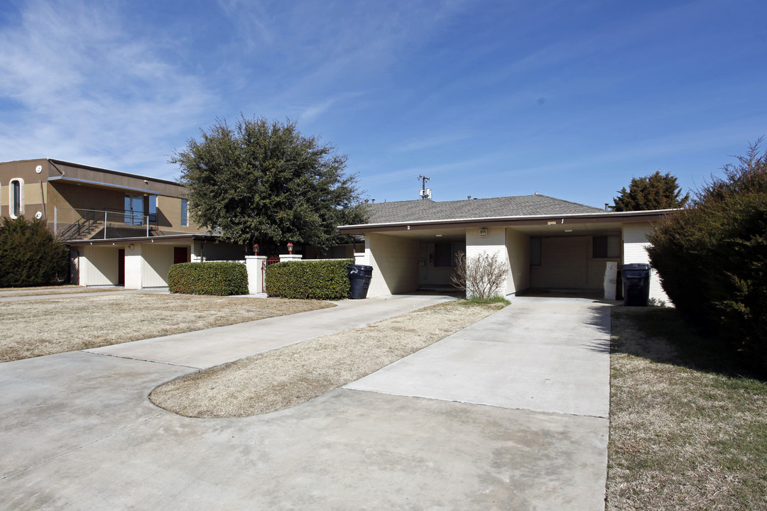 2825 NW 58th St in Oklahoma City, OK - Building Photo