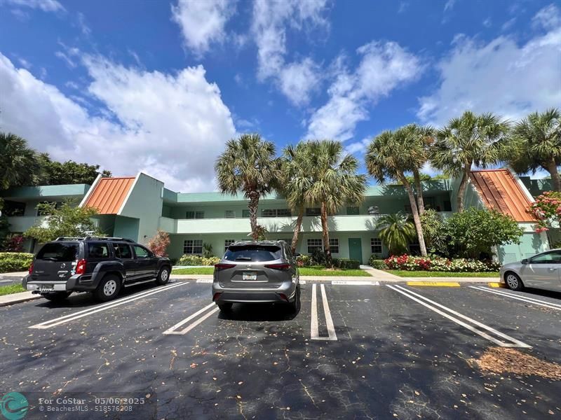 933 Cypress Grove Dr in Pompano Beach, FL - Building Photo