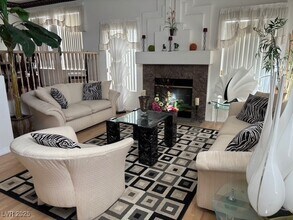 4663 Hamburg St in Las Vegas, NV - Foto de edificio - Building Photo