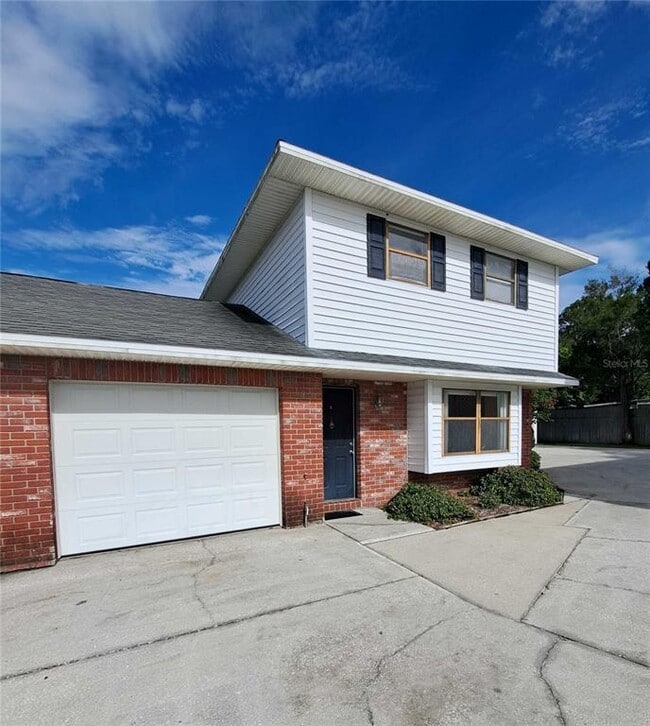 property at 3033 Park Ln