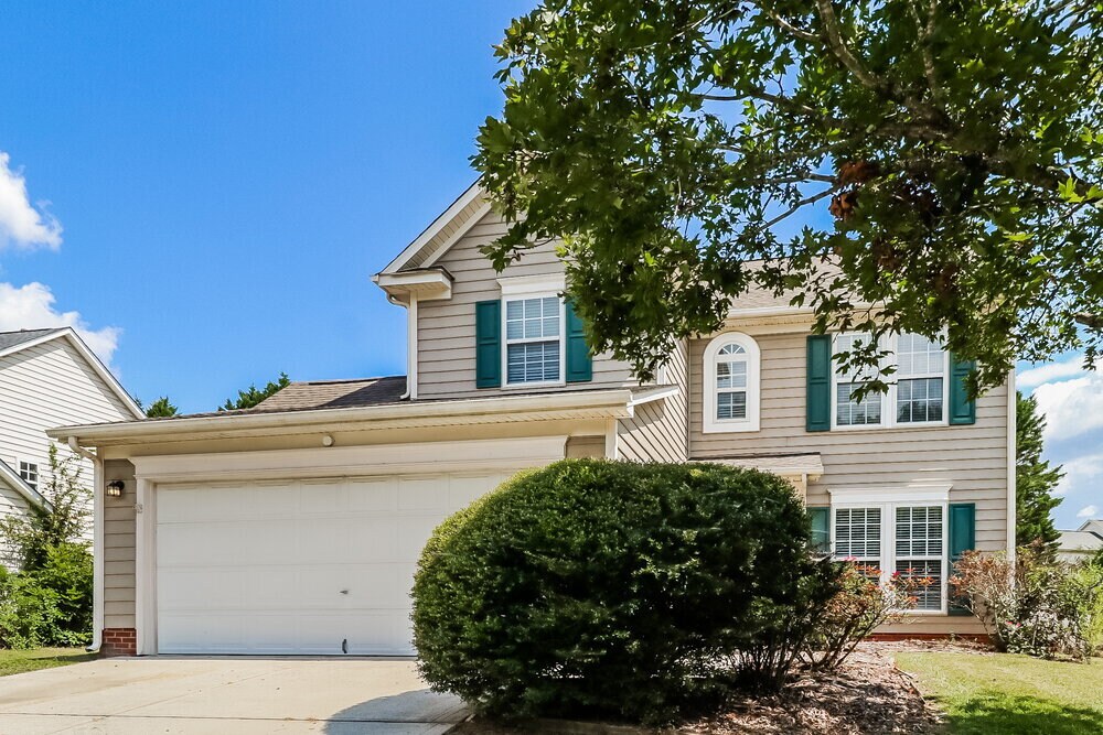 5527 Whispering Wind Ln in Indian Trail, NC - Foto de edificio