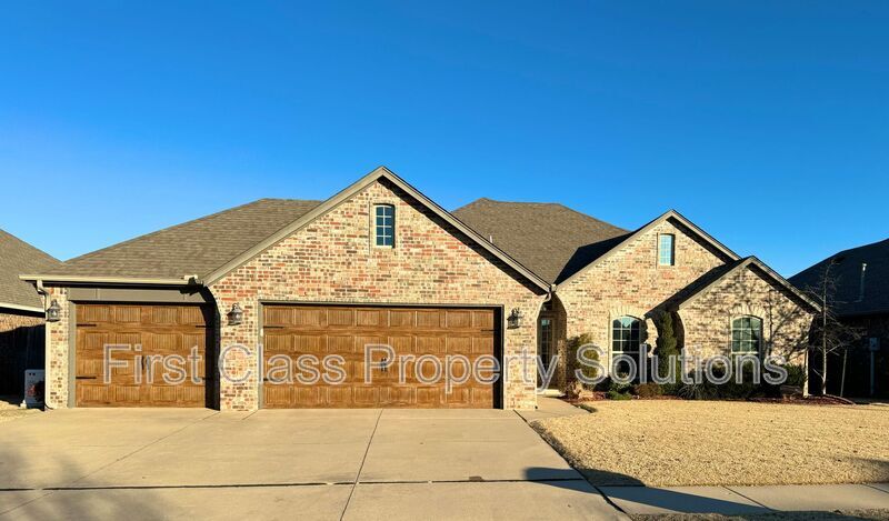 17416 White Hawk Dr in Edmond, OK - Building Photo