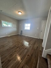 454 Kling St in Akron, OH - Foto de edificio - Building Photo