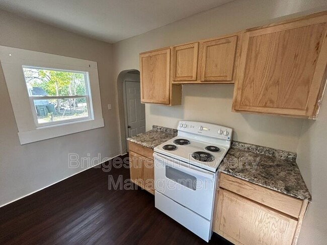 2213 Ravenwood Ave in Dayton, OH - Building Photo - Building Photo