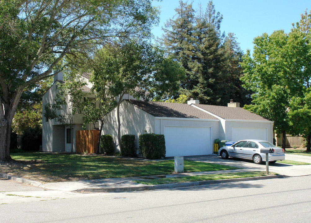 2878 Tachevah Dr in Santa Rosa, CA - Building Photo