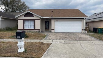 8832 Parliament Ct in Kissimmee, FL - Building Photo