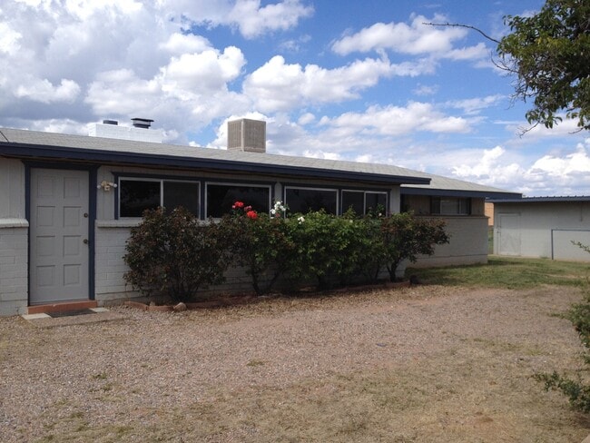 4105 E Bevers St in Sierra Vista, AZ - Building Photo - Building Photo