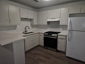 7300 Bennett Ave in Austin, TX - Building Photo - Building Photo