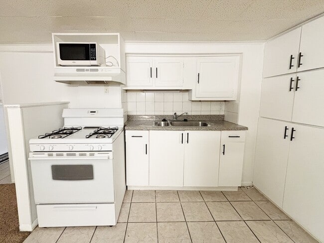 property at 925 Wilson Ave S